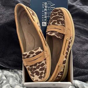 Sperry women boat shoes